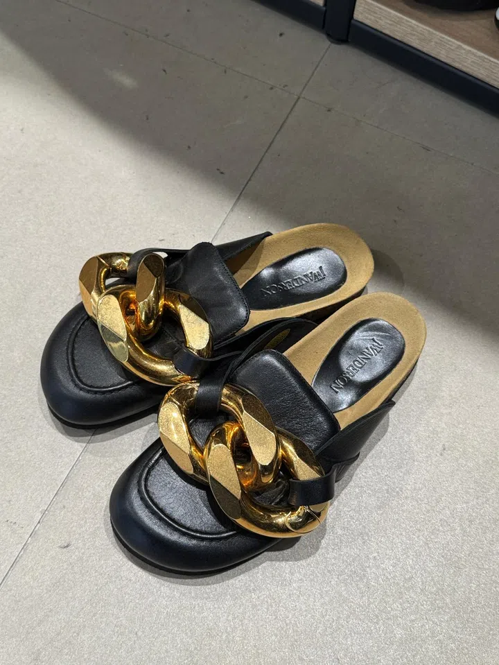 jw anderson 2nd street sg thrift store