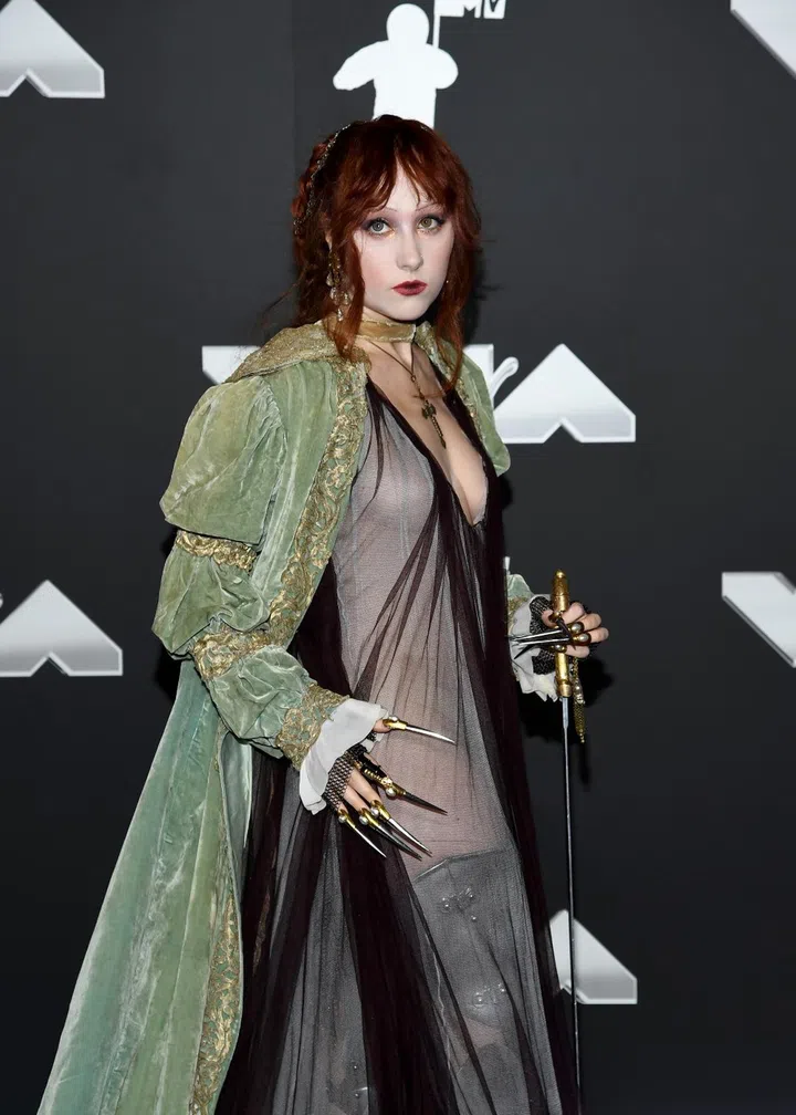 chappell roan vma carpet medieval knight