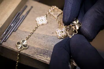 van-cleef-arpels-alhambra-vintage-makeover-guilloche