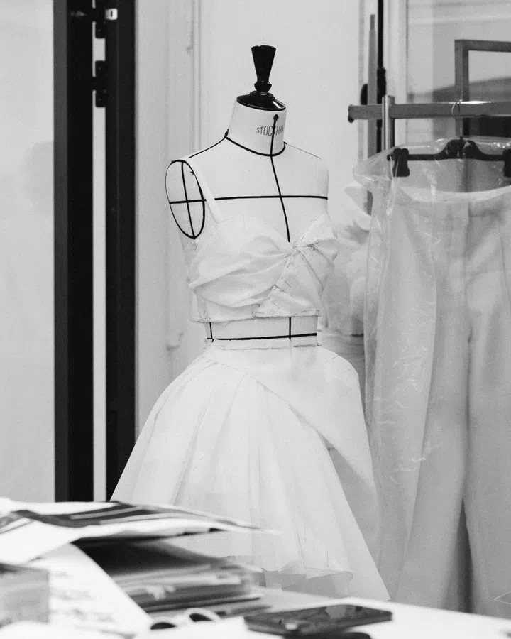 deadline blackpink singapore jisoo dior jw anderson