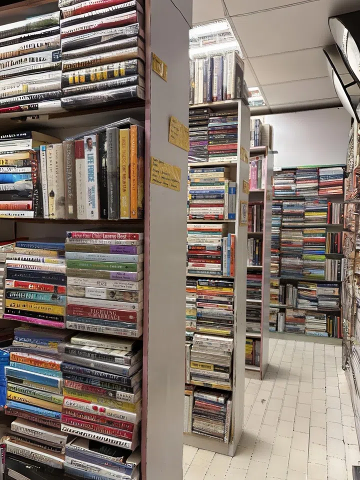 solo date analog era singapore secondhand book stores