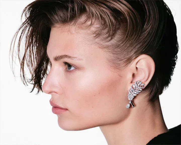 plume de chanel high jewellery mono earring
