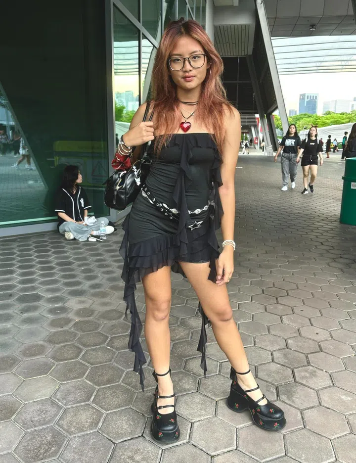 Stray Kids Singapore Concert 2024 Street Style Stay wearing black dress
