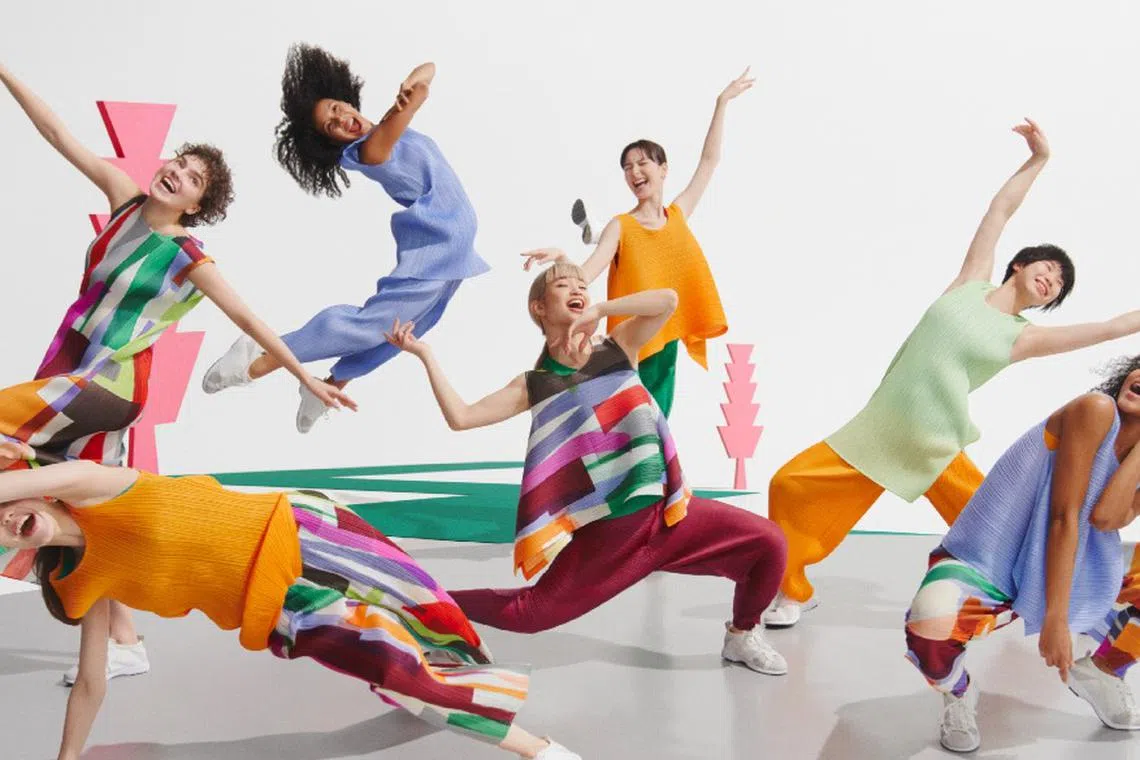 ワンピース PLEATS PLEASE DANCE WITH NEW FRIENDS PLEATS PLEASE DANCE WITH NEW FRIENDS