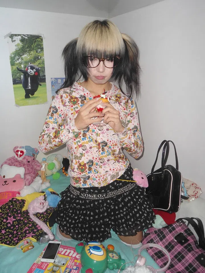 {"ARInfo":{"IsUseAR":false},"Version":"1.0.0","MakeupInfo":{"IsUseMakeup":false},"FaceliftInfo":{"IsChangeEyeLift":false,"IsChangeFacelift":false,"IsChangePostureLift":false,"IsChangeNose":false,"IsChangeFaceChin":false,"IsChangeMouth":false,"IsChangeThinFace":false},"BeautyInfo":{"SwitchMedicatedAcne":false,"IsAIBeauty":false,"IsBrightEyes":false,"IsSharpen":false,"IsOldBeauty":false,"IsReduceBlackEyes":false},"HandlerInfo":{"AppName":2},"FilterInfo":{"IsUseFilter":false}}