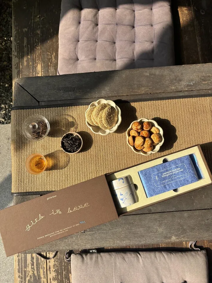 Ding Chiern Yin girl in love tea 