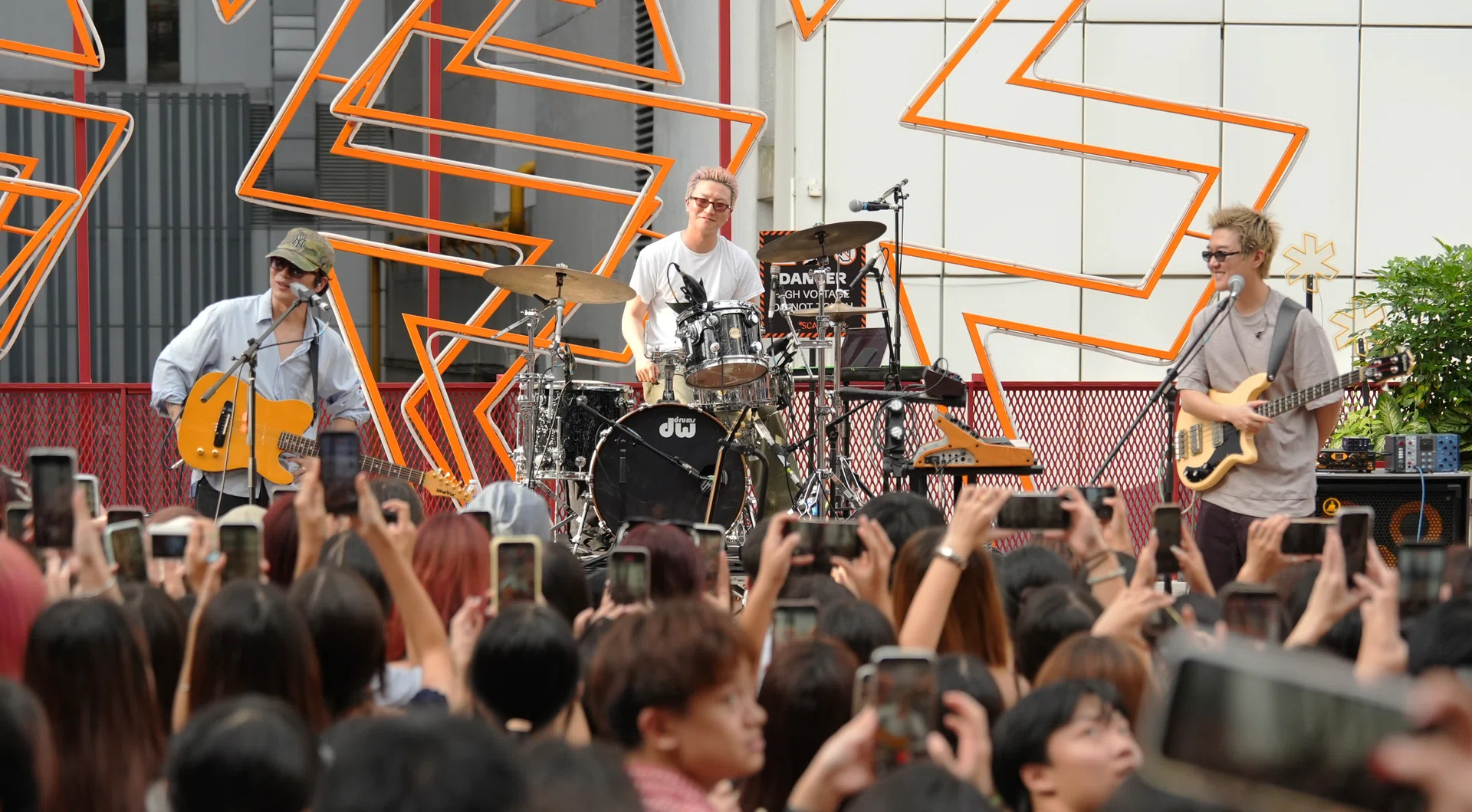 Wave to Earth Singapore interview