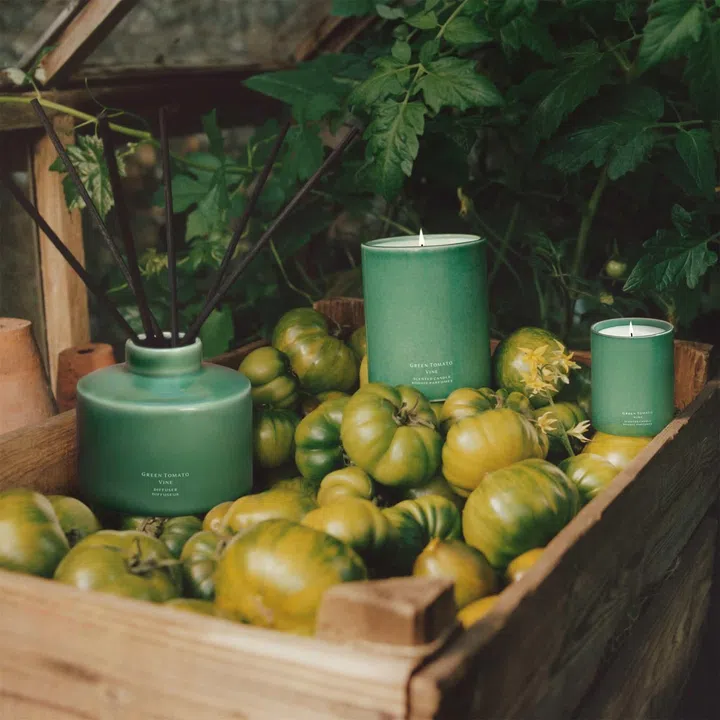 Jo Malone London Veggies Collection - Green Tomato Vine Candle and Green Tomato Vine Diffuser