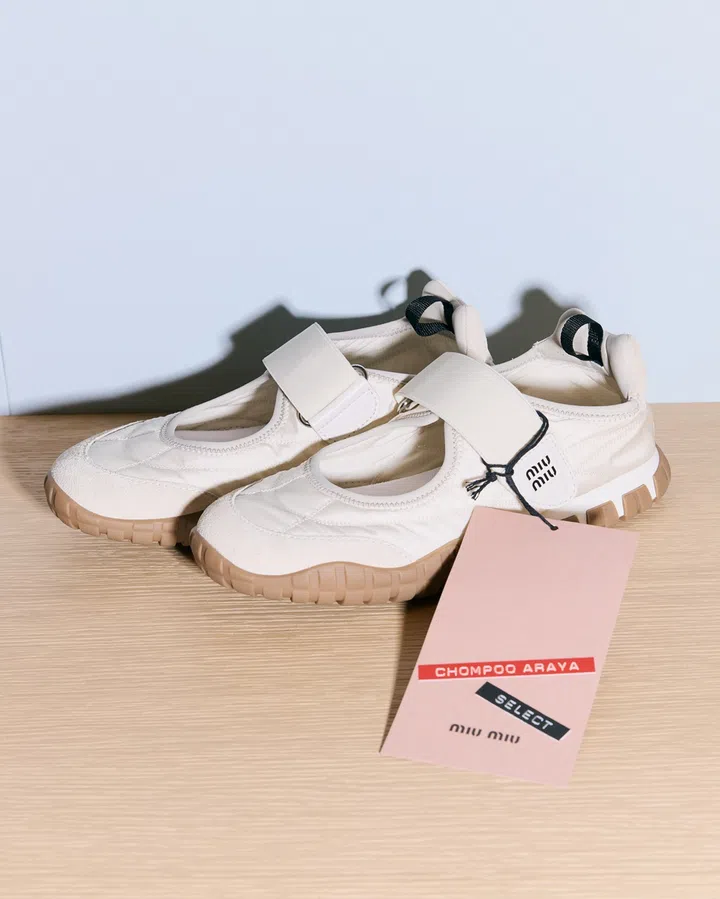 chompoo araya miu miu select mary janes