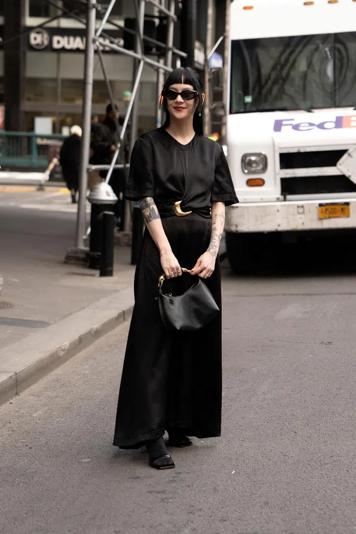 street style black dress