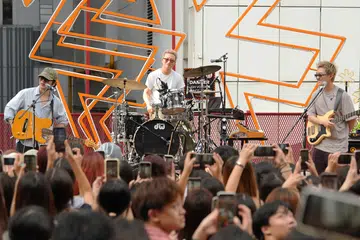 Wave to Earth Singapore interview