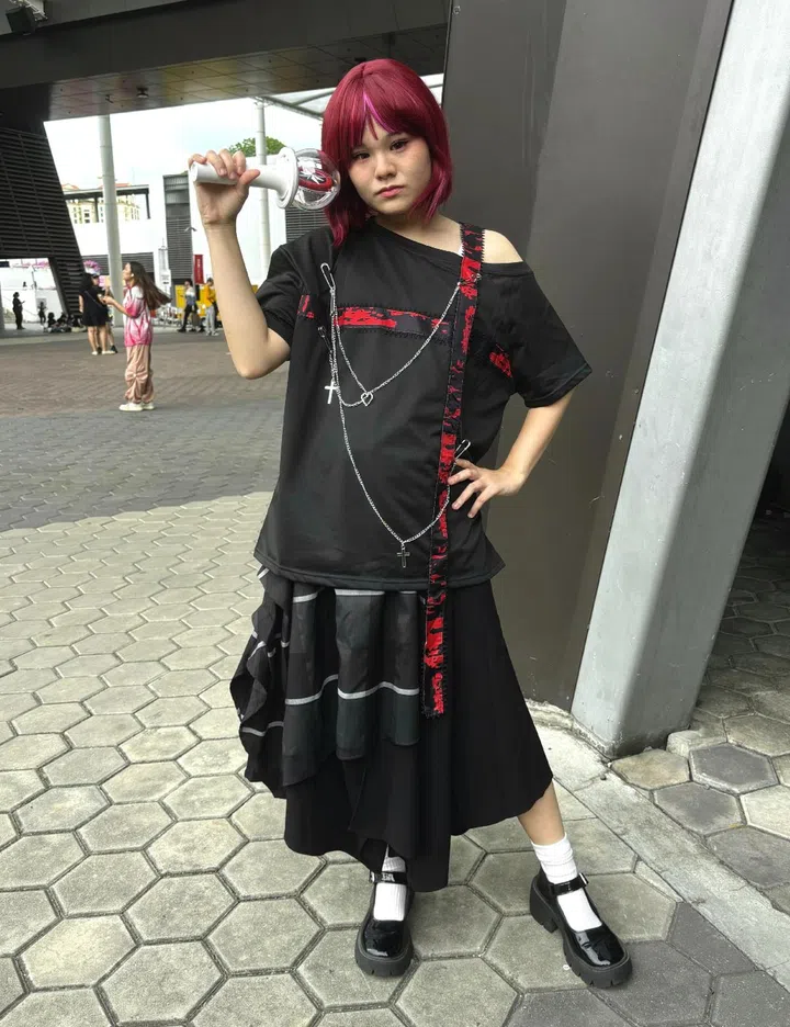 Stray Kids Singapore Concert 2024 Street Style Stay wearing skirt