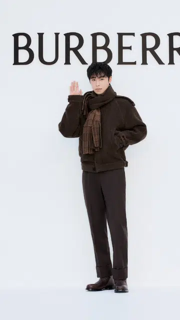 Lee Jae-wook at Emotional Legacies exhibition in Seoul