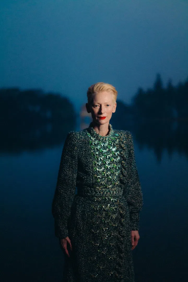 chanel metiers d'art 2024/2025 hangzhou show tilda swinton