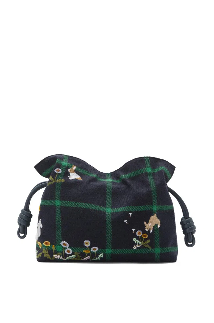 loewe suna fujita holiday christmas collection 2024 flamenco knit