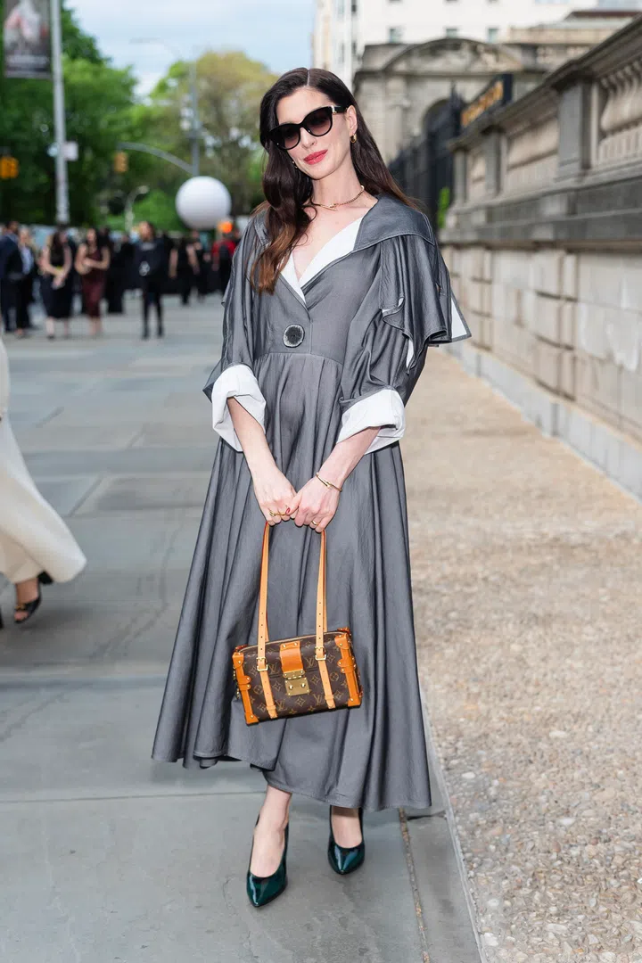 Anne Hathaway Louis Vuitton Cruise 2027 outfit fashion