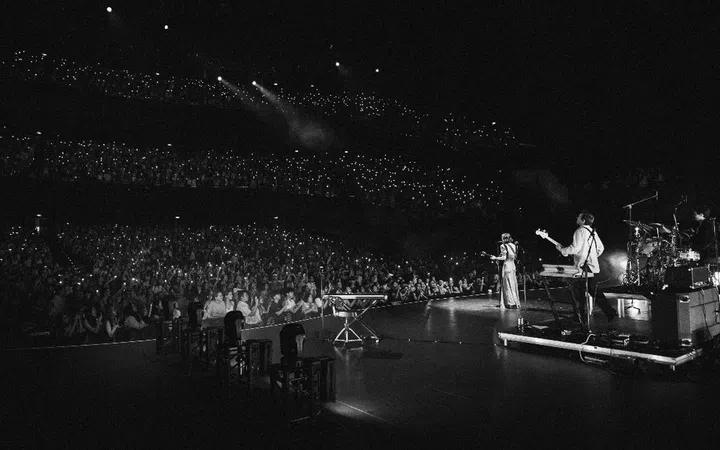 gracie abrams singapore sg concert performance