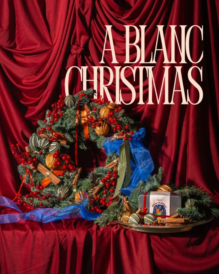 blanc studio christmas wreath