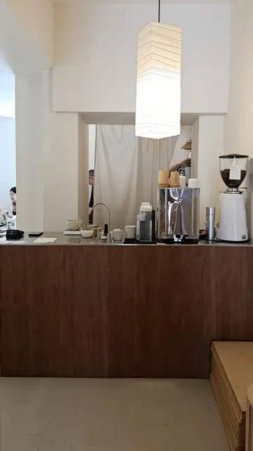 Living Room cafe Singapore at Late Morning 