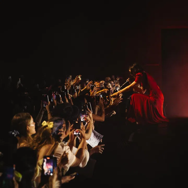 gracie abrams singapore sg concert performance