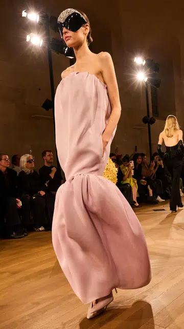 balenciaga spring summer 2026 closing look