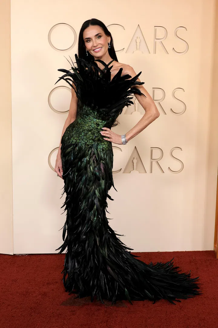 Best Oscars 2026 fashion Demi Moore