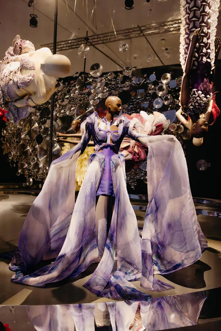iris van herpen exhibit art science museum singapore sg iris van herpen: sculpting the senses