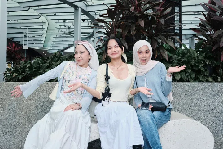 gracie abrams singapore sg concert outfit