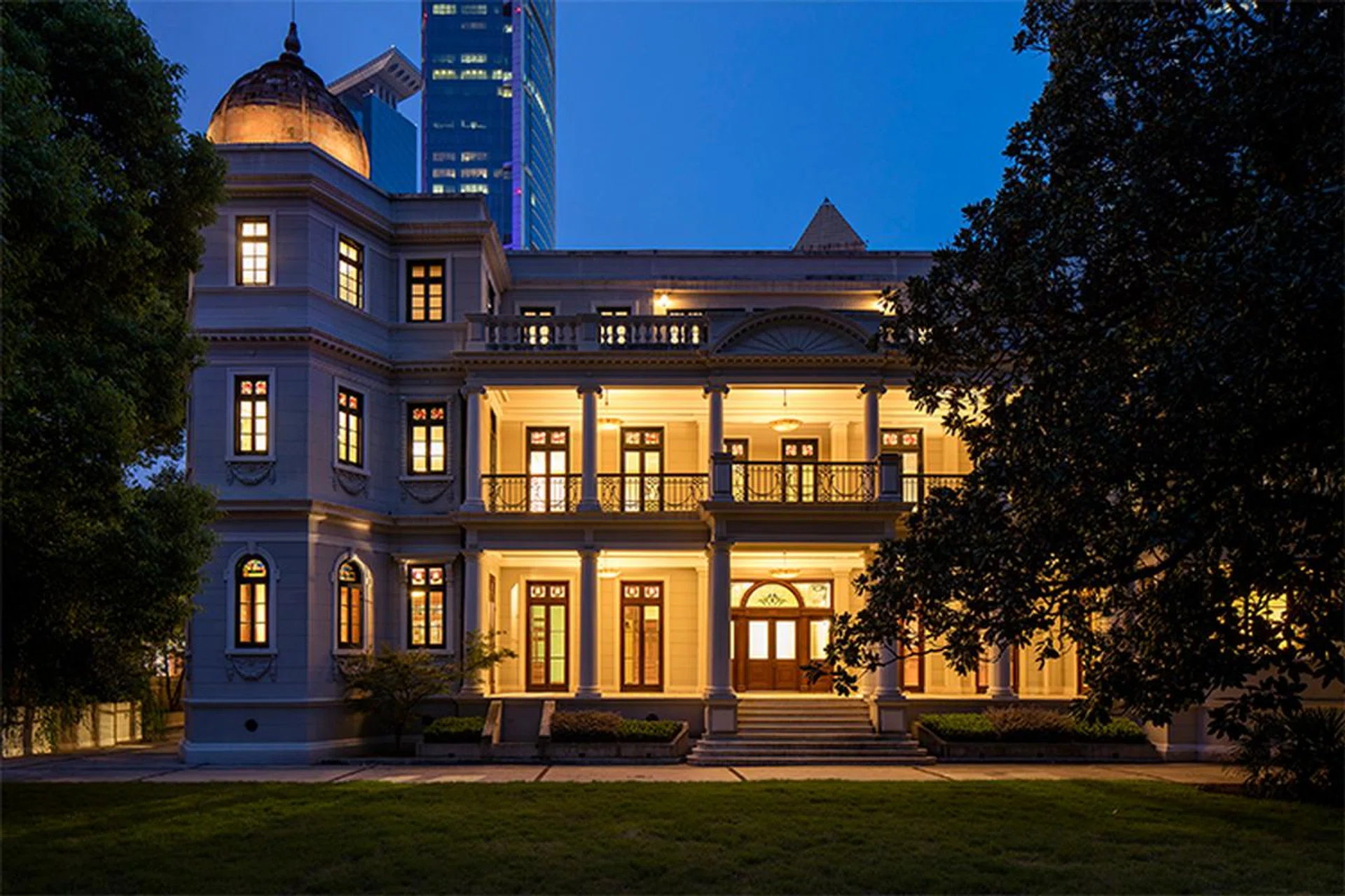 Rong Zhai at dusk.