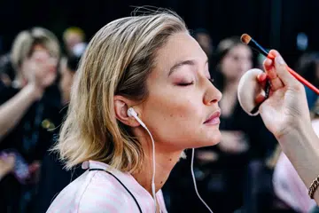 gigi hadid hair victoria's secret