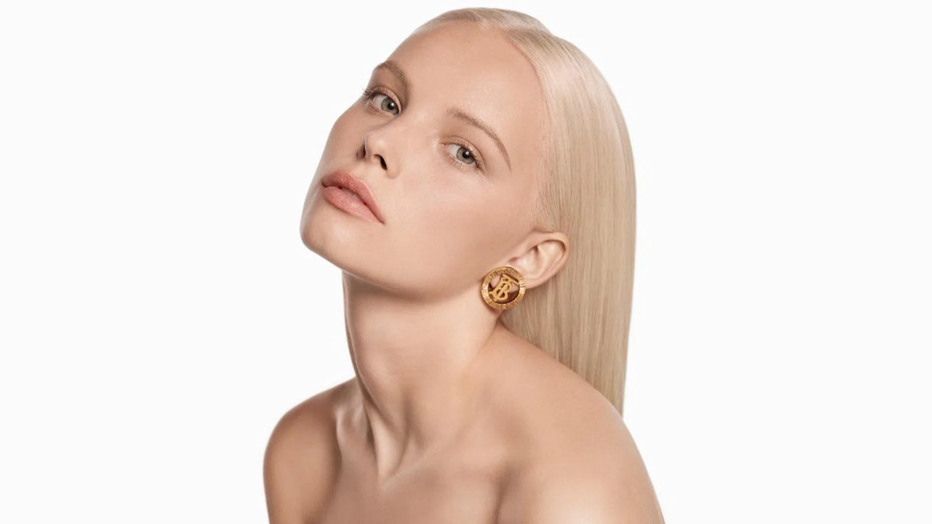 Woke up like this. Credit: Burberry Beauty