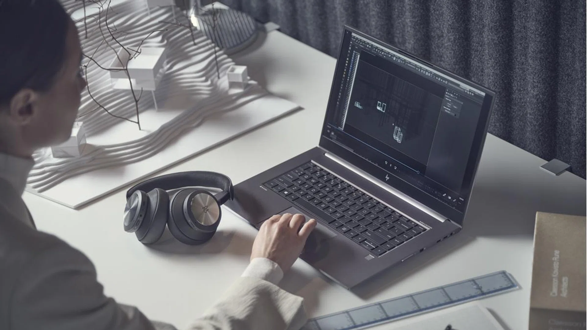 noise cancelling headphones