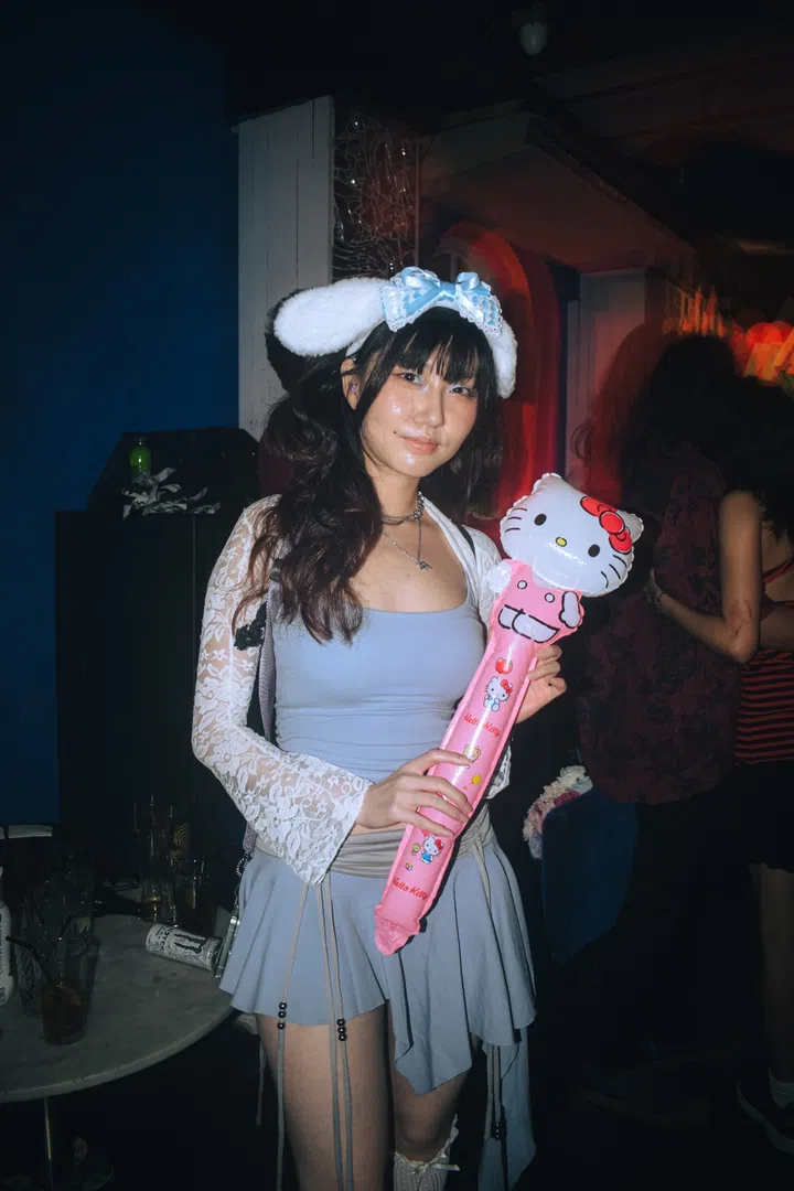 BlackLight Rave hello kitty