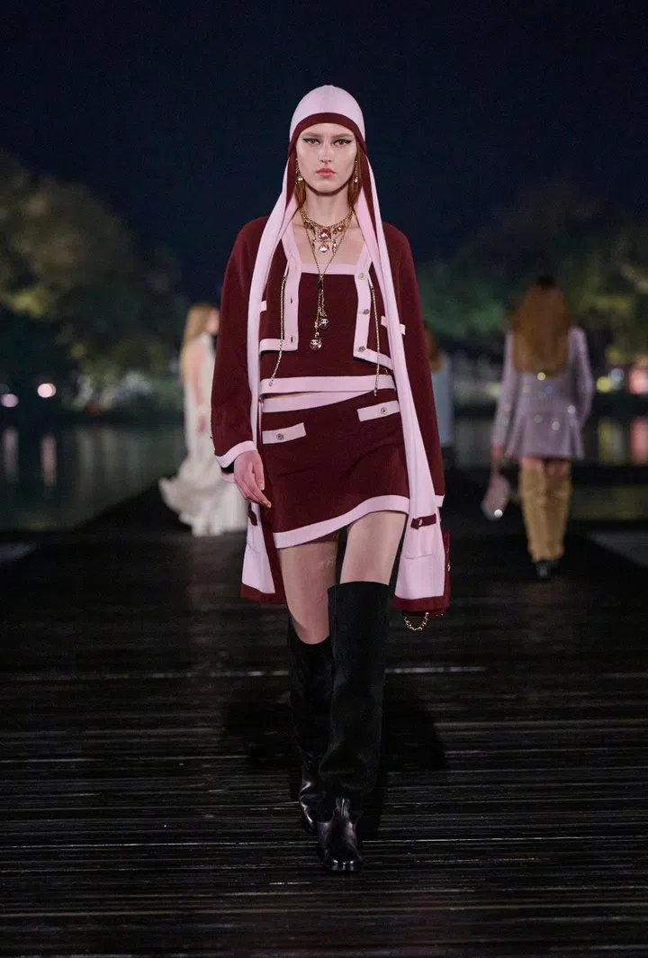 chanel prefall 2025 hangzhou beanie hooded scarf