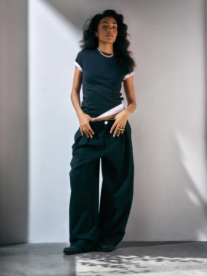 Olivia Dean Clash de Cartier jewellery