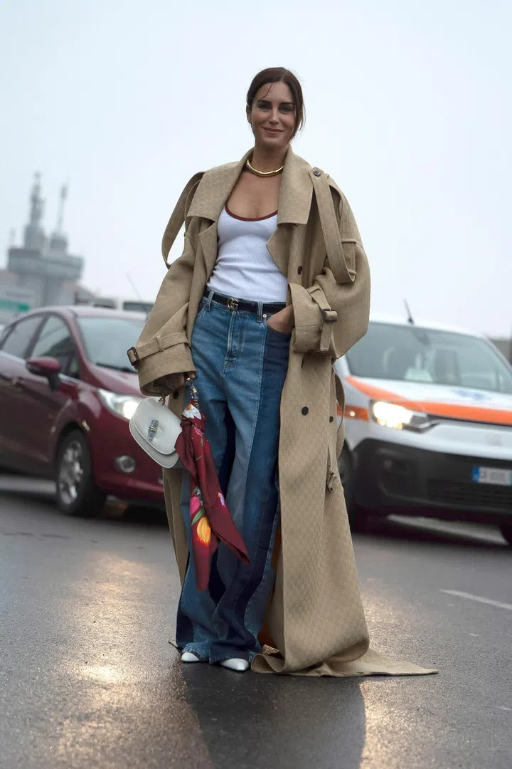 street style trenchcoat
