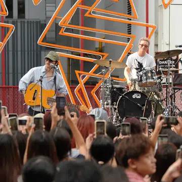 Wave to Earth Singapore interview