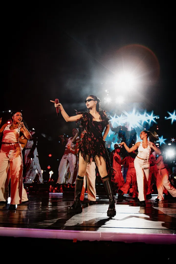 Jennie McQueen look Blackpink DEADLINE Tour Bangkok Thailand