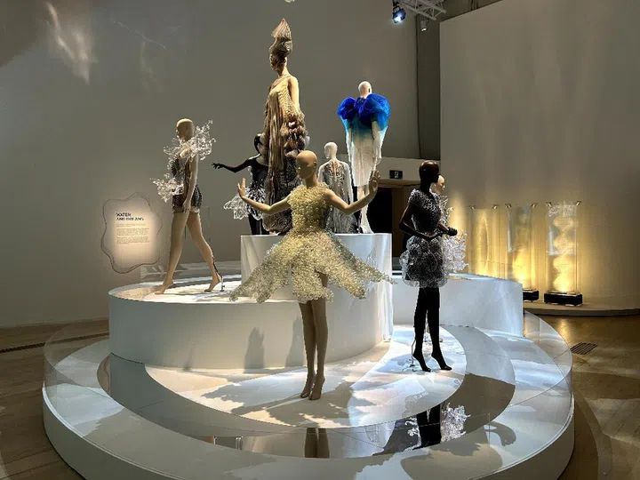 iris van herpen exhibit art science museum singapore sg SCULPTING THE SENSES