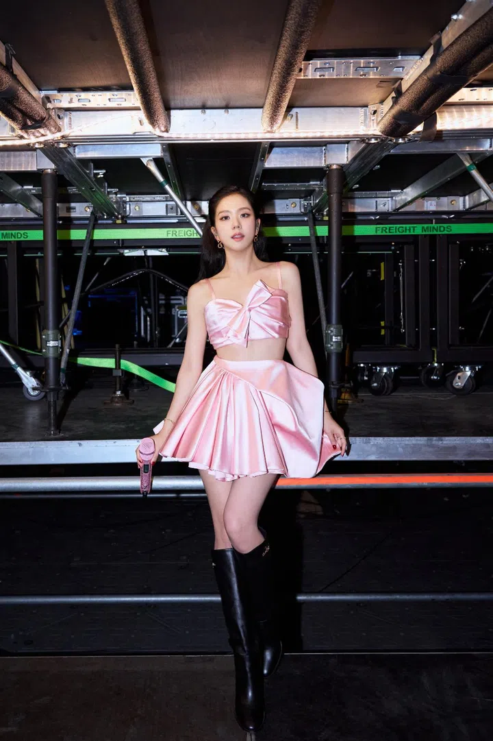 deadline blackpink singapore jisoo dior jw anderson