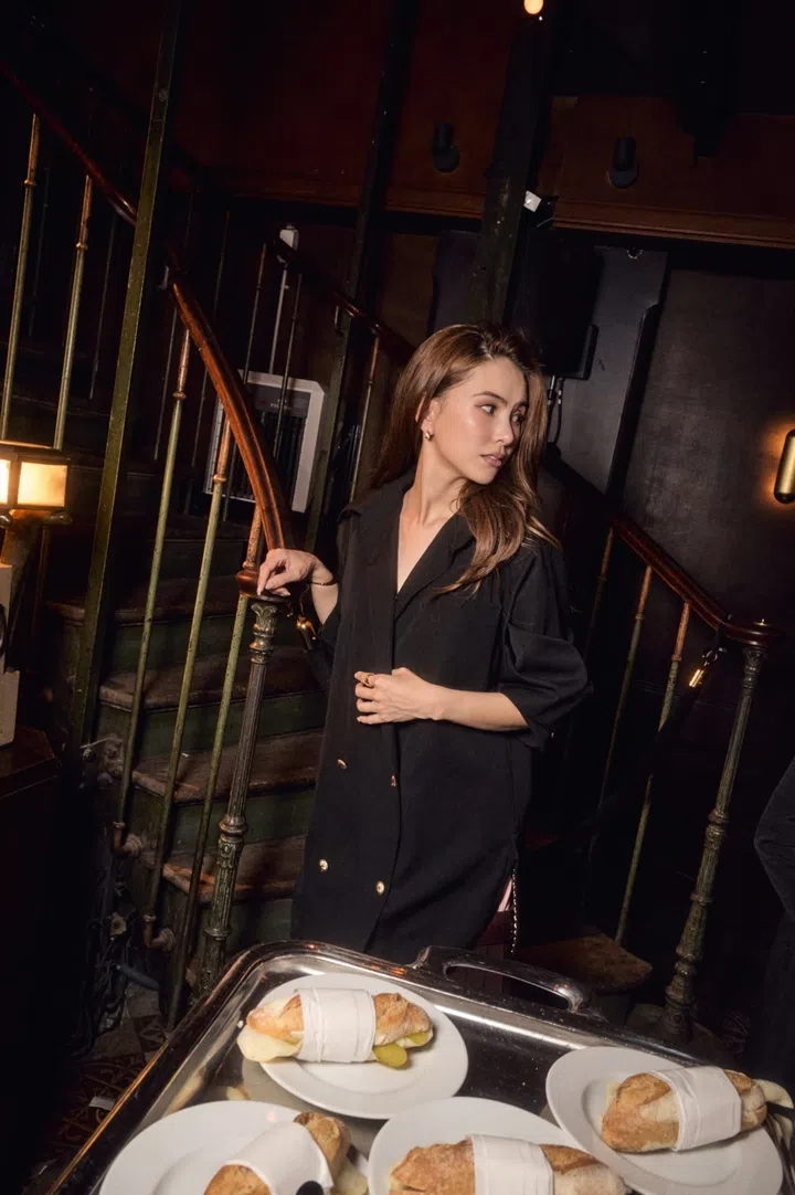 hannah quinlivan at chanel coco mademoiselle crush absolu party in paris