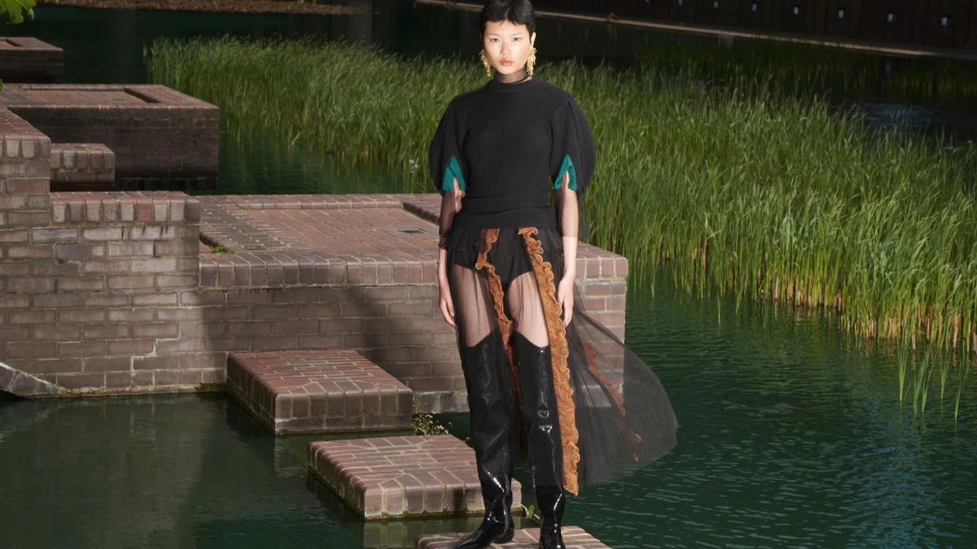 Avant garde made for the everyday. Credit: H&M