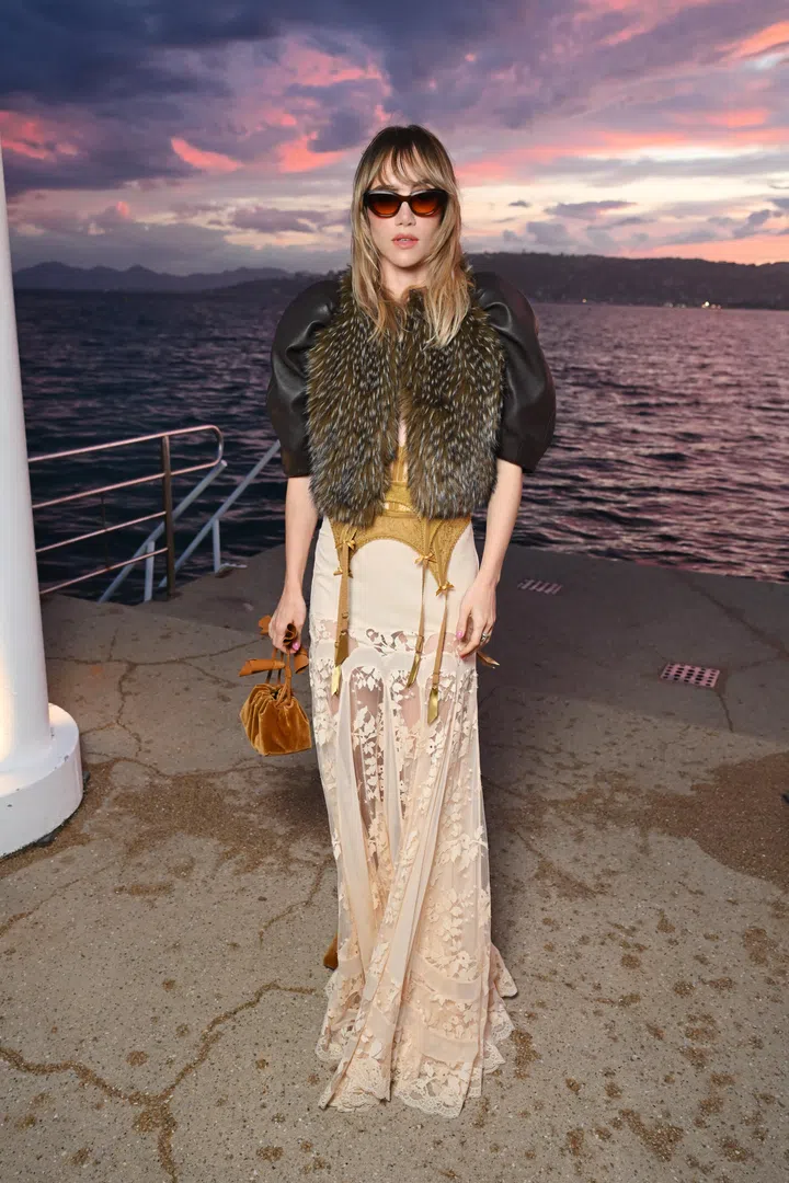 Suki Waterhouse Zimmermann