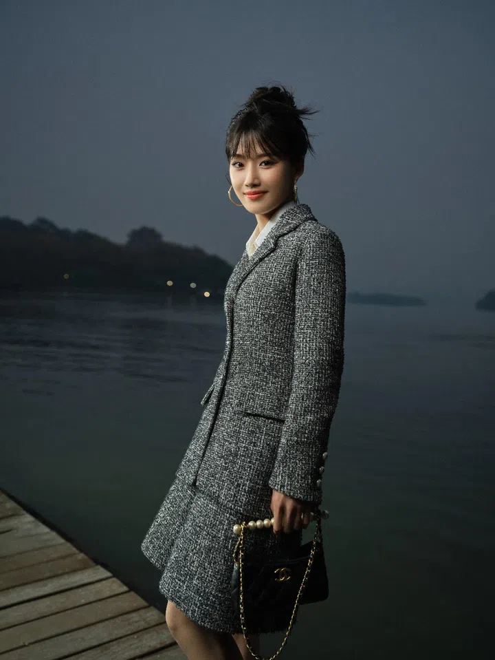 chanel metiers d'art 2024/2025 hangzhou show lu yu xiao