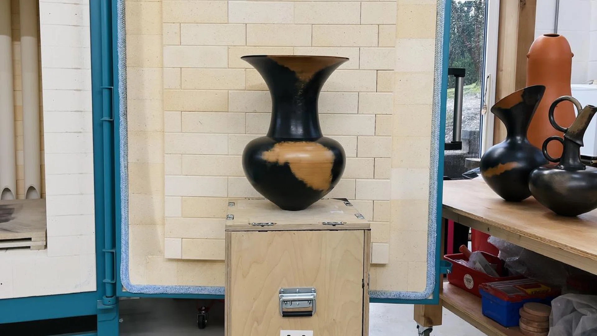 Fashion’s love affair with ceramic sculptures continues to grow, with JW Anderson’s Fall/Winter 2021 presentation featuring the works of Britishartist Magdalene Odundo alongside its equally form-focused clothes.