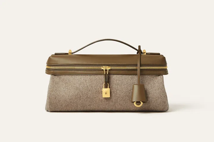 Vintage-inspired luxury branded handbags Fall Winter 2026 - Loro Piana Extra Softy L29 