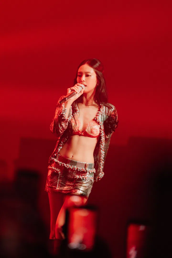 Blackpink Jennie performing at Chanel Metiers D’art 2026 afterparty in Seoul Korea