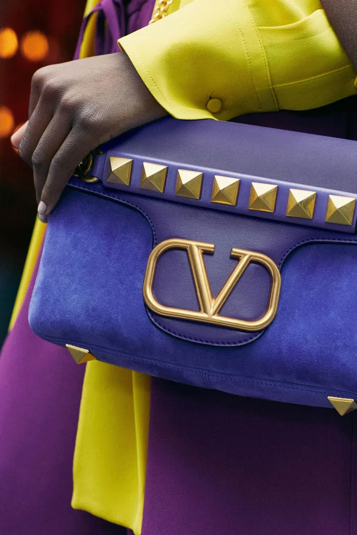valentino stud sign bag