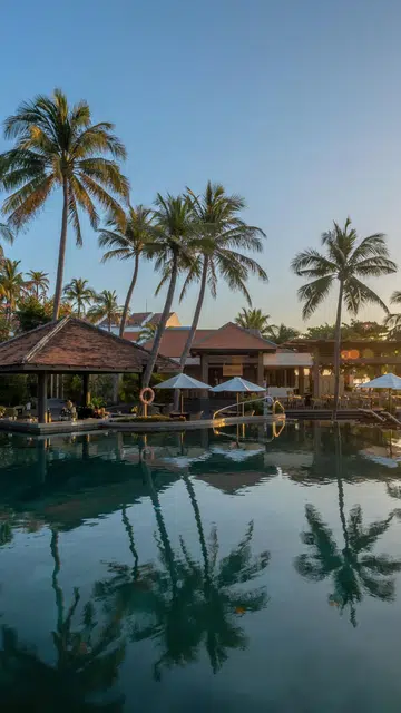 The pool overlooking the sea at Anantara Mui Ne