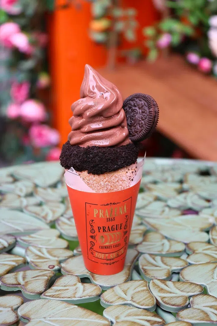 Cocoa After Midnight chimney cake from Prazena at Haji Lane